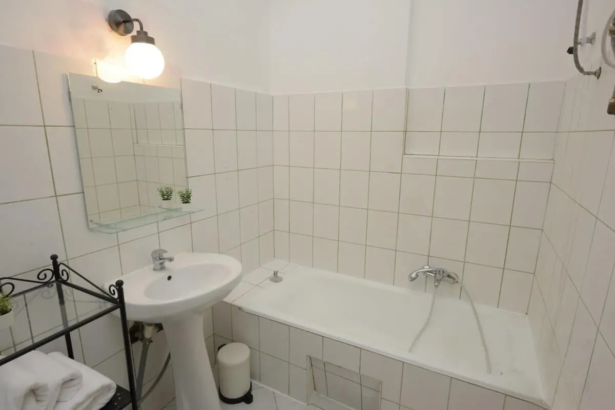 Spacious Basic Home In The City Center ブダペスト アパート